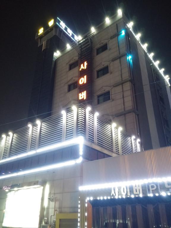 Cyber Motel Gunsan Esterno foto