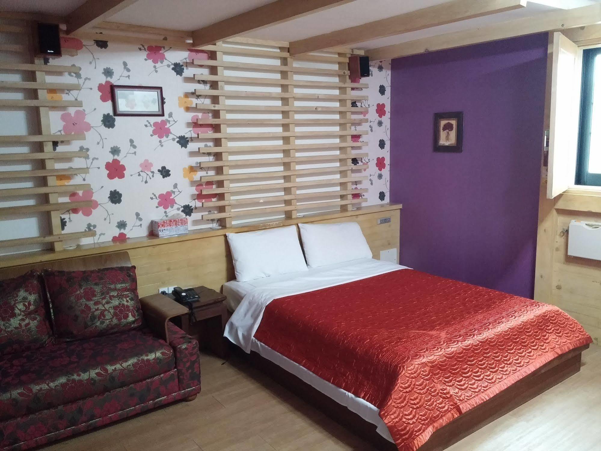 Cyber Motel Gunsan Esterno foto