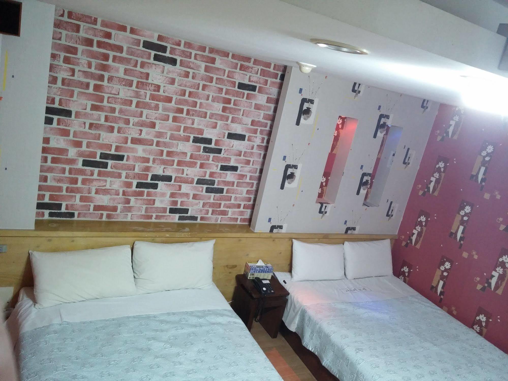 Cyber Motel Gunsan Esterno foto