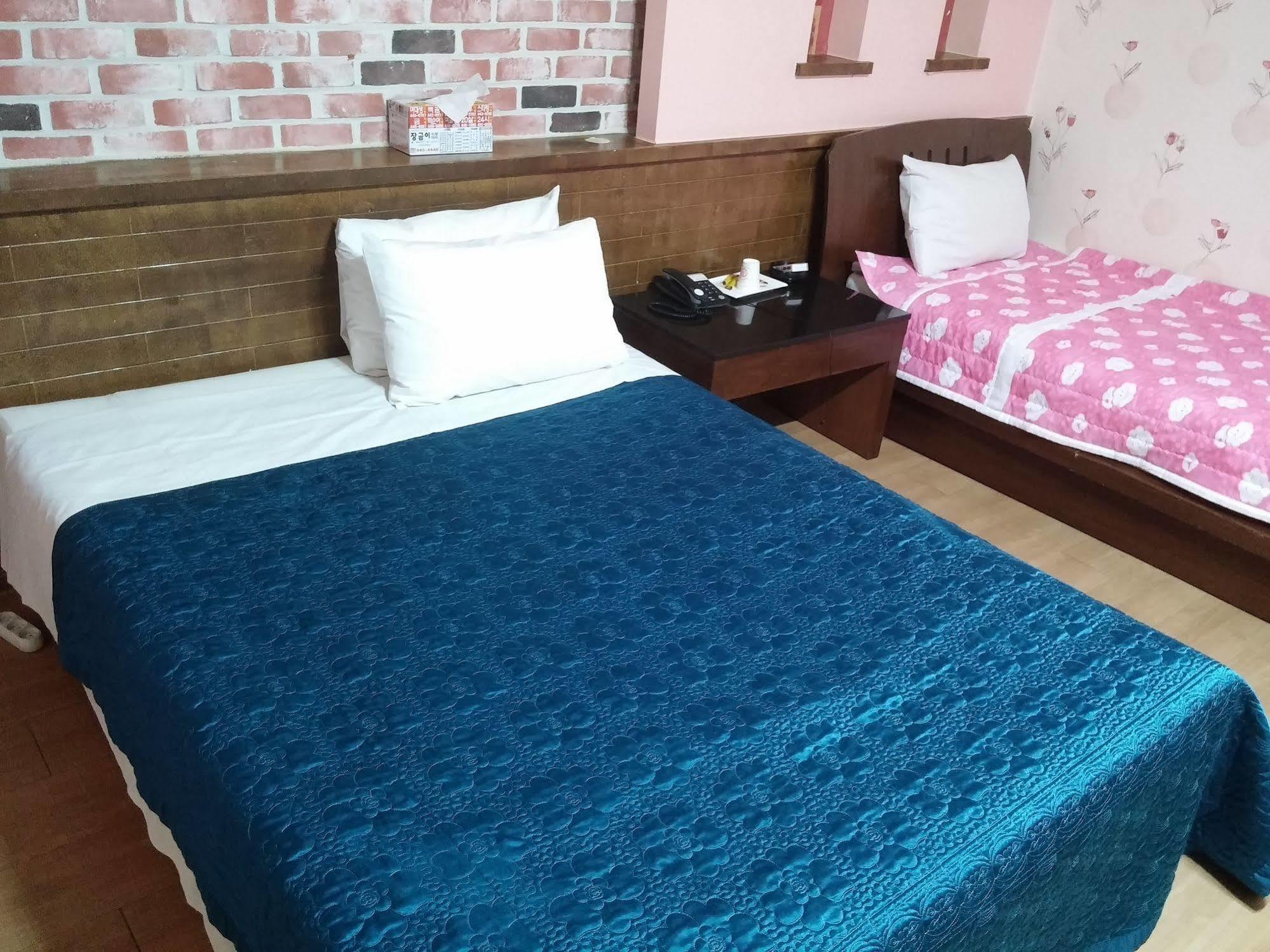 Cyber Motel Gunsan Esterno foto