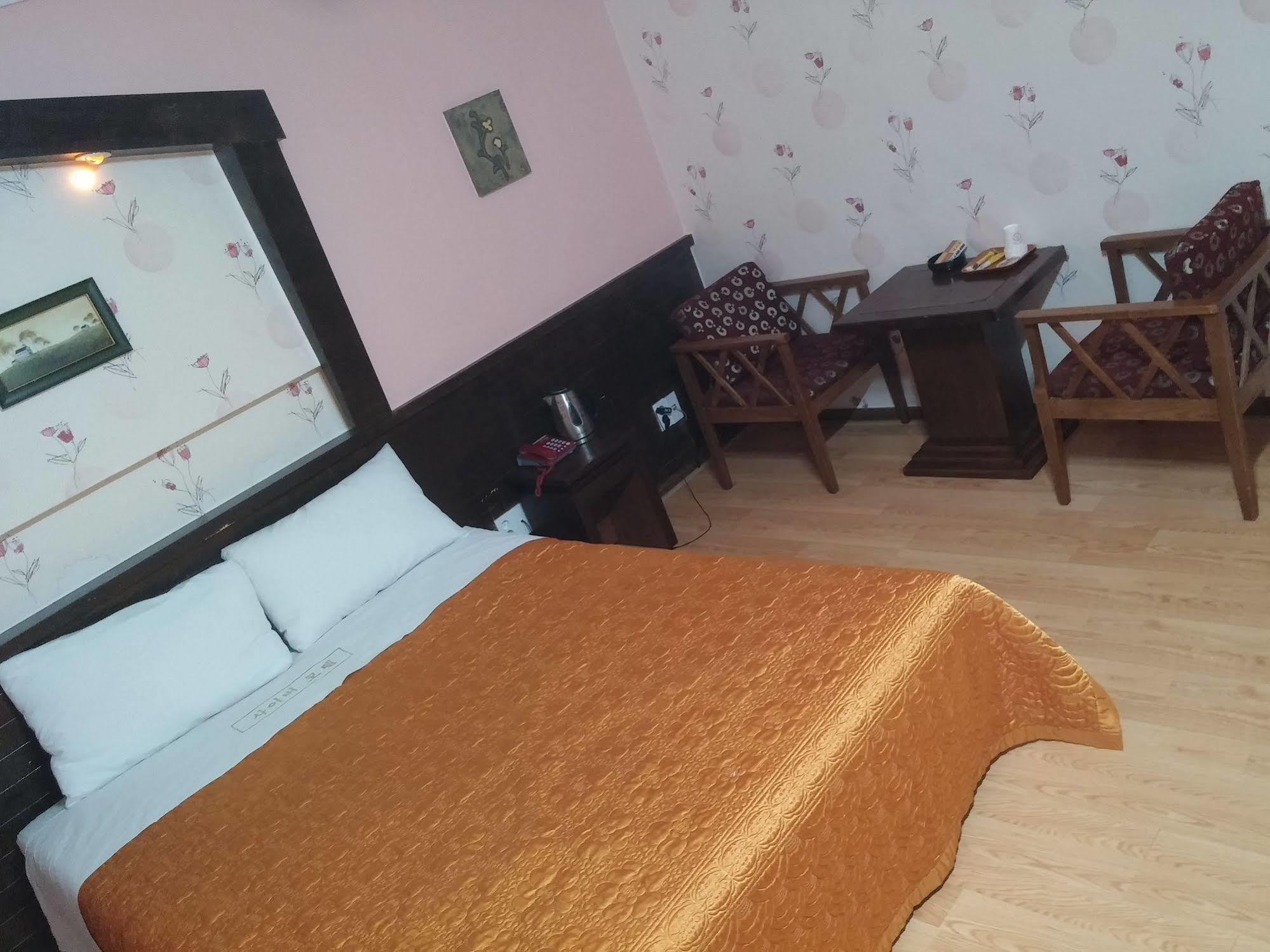 Cyber Motel Gunsan Esterno foto